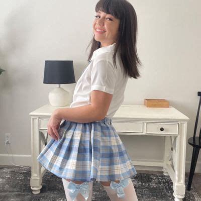 Teeny Tiny MochiWoman, Porn actress, 18y. Subscribe 5.3k. Add to friends. My name is Mochi Mona and I am an up n coming Porn star signed with 101 Modeling! +. Videos 5. RED 1. Photos 189. Friends and fans. 